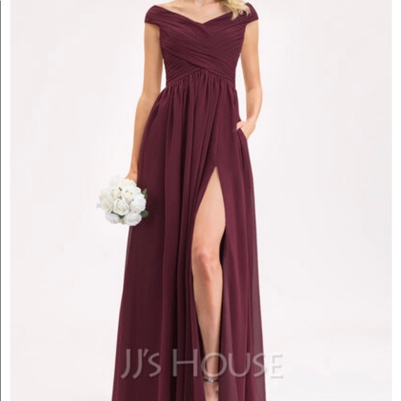 Burgundy bridesmaids/ prom dress - Picture 1 of 9